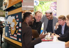 ProFound organiseert sinds 2016 het Organic Africa Pavilion. De van Afrikaanse bedrijven interesse groeit elk jaar, en we zijn erg blij om meer bedrijven uit veel verschillende Afrikaanse landen te ontvangen. Het ProFound-team richtte zich niet alleen op het Organic Africa Pavilion tijdens BioFach, maar gaf ook ondersteuning bij handelspromotie voor diverse landen zoals Albanië, Myanmar, Laos, Vietnam of aan Nepalese bedrijven. We namen ook deel aan een fishbowl discussie over de uitdagingen en de toekomst van de biologische landbouw in Afrika. Een drukke maar zeer succesvolle beurs voor ProFound!